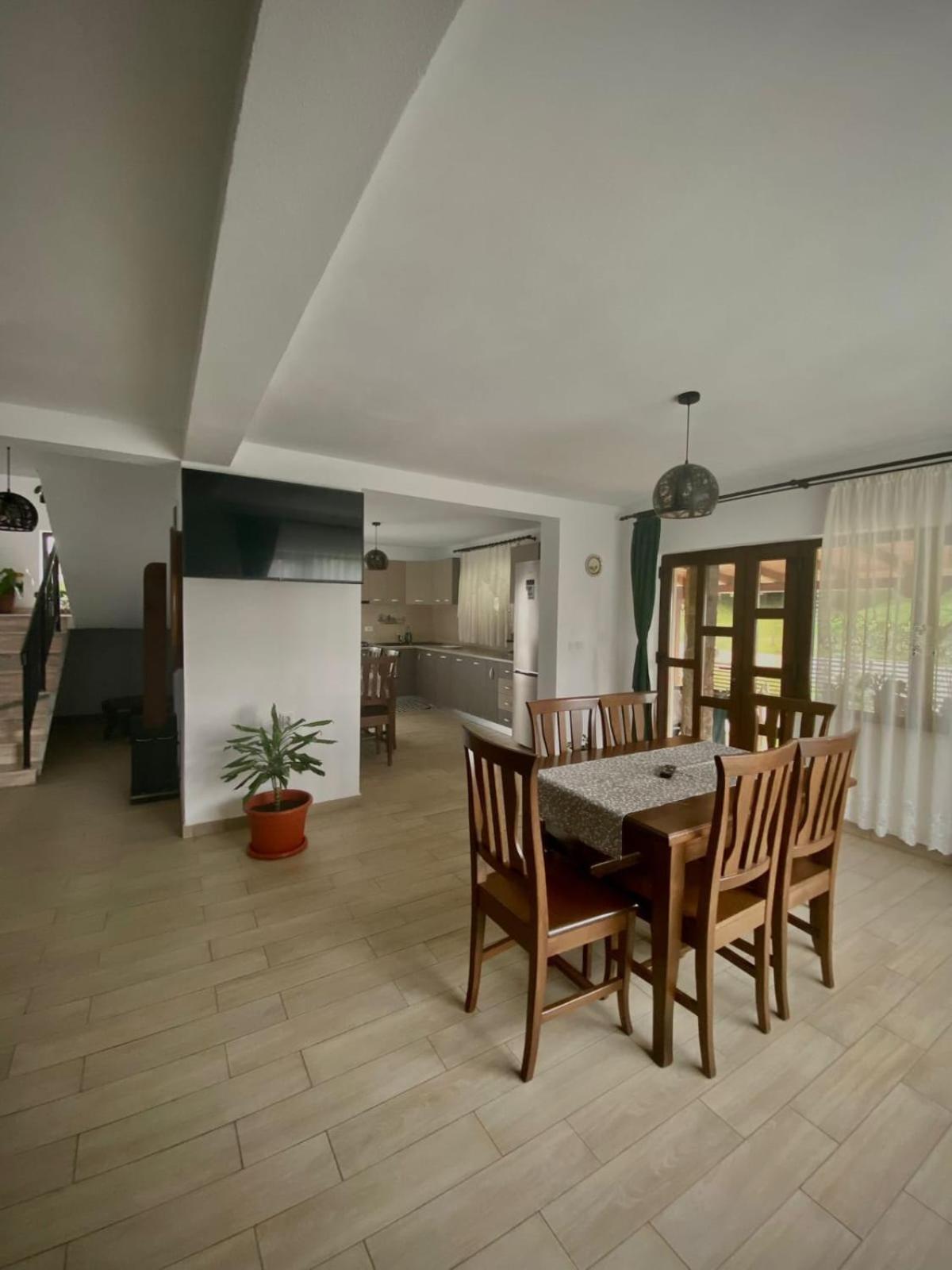 Casa Alex Hotel Curtea De Arges Luaran gambar