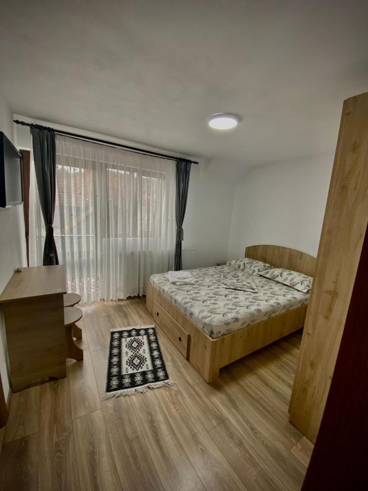 Casa Alex Hotel Curtea De Arges Luaran gambar