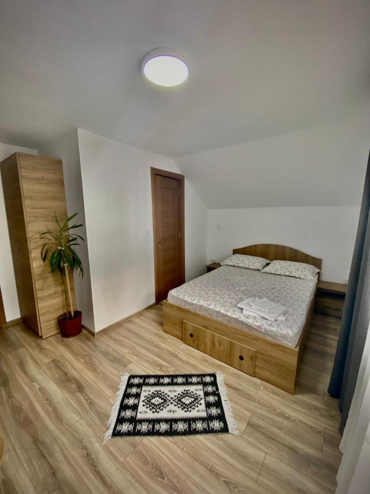Casa Alex Hotel Curtea De Arges Luaran gambar